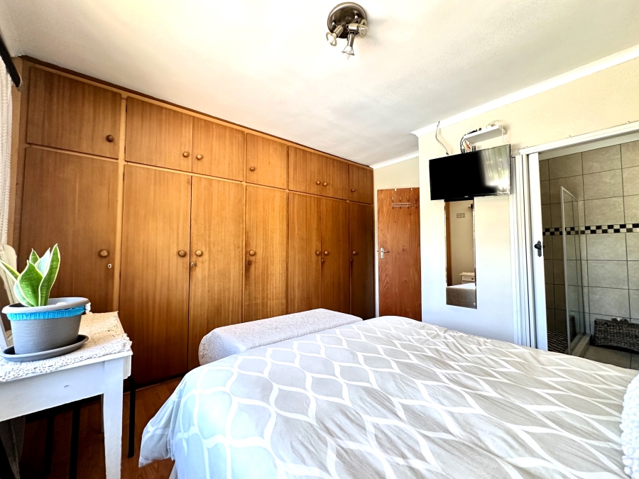 4 Bedroom Property for Sale in Panorama Western Cape